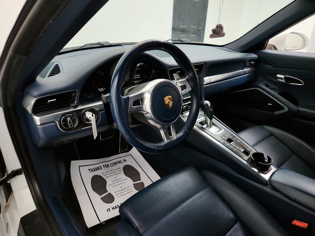 2014 Porsche 911 Carrera 4S photo
