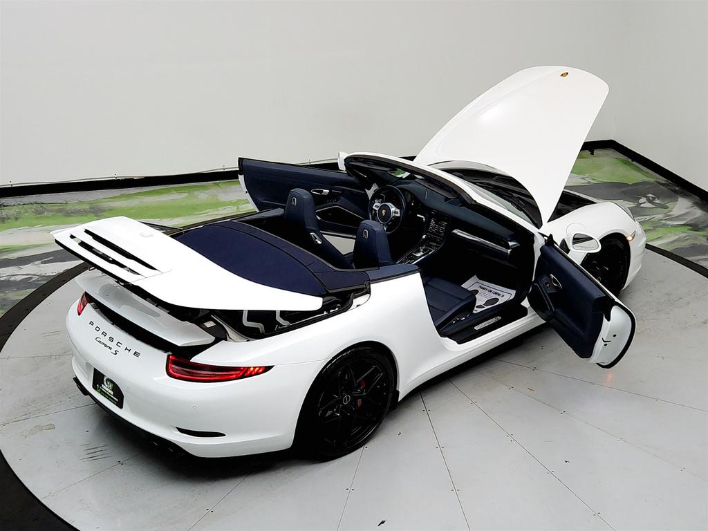 2014 Porsche 911 Carrera 4S photo