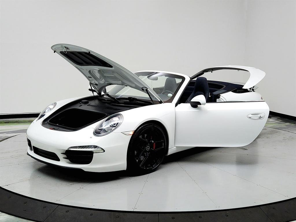 2014 Porsche 911 Carrera 4S photo