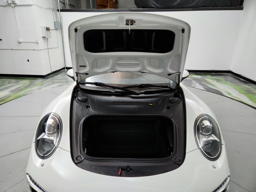 2014 Porsche 911 Carrera 4S photo