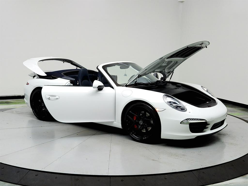 2014 Porsche 911 Carrera 4S photo