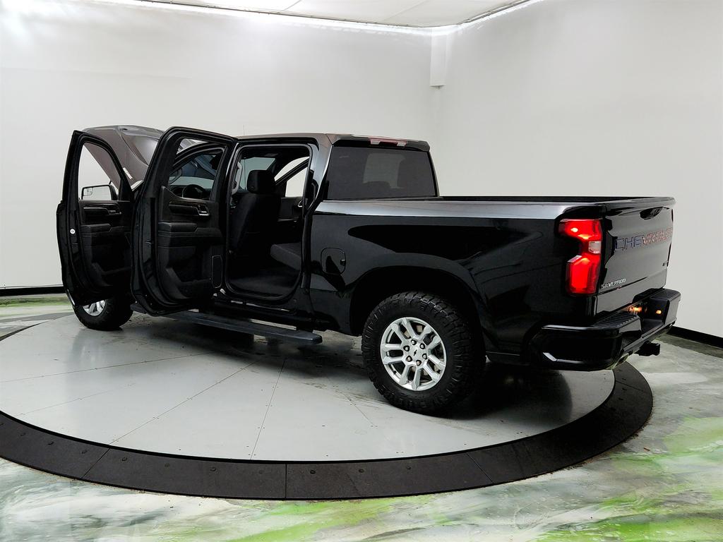 2024 Chevrolet Silverado 1500 RST photo