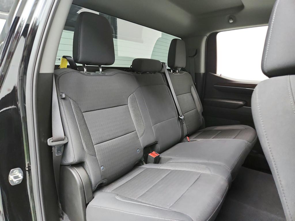 2024 Chevrolet Silverado 1500 RST photo