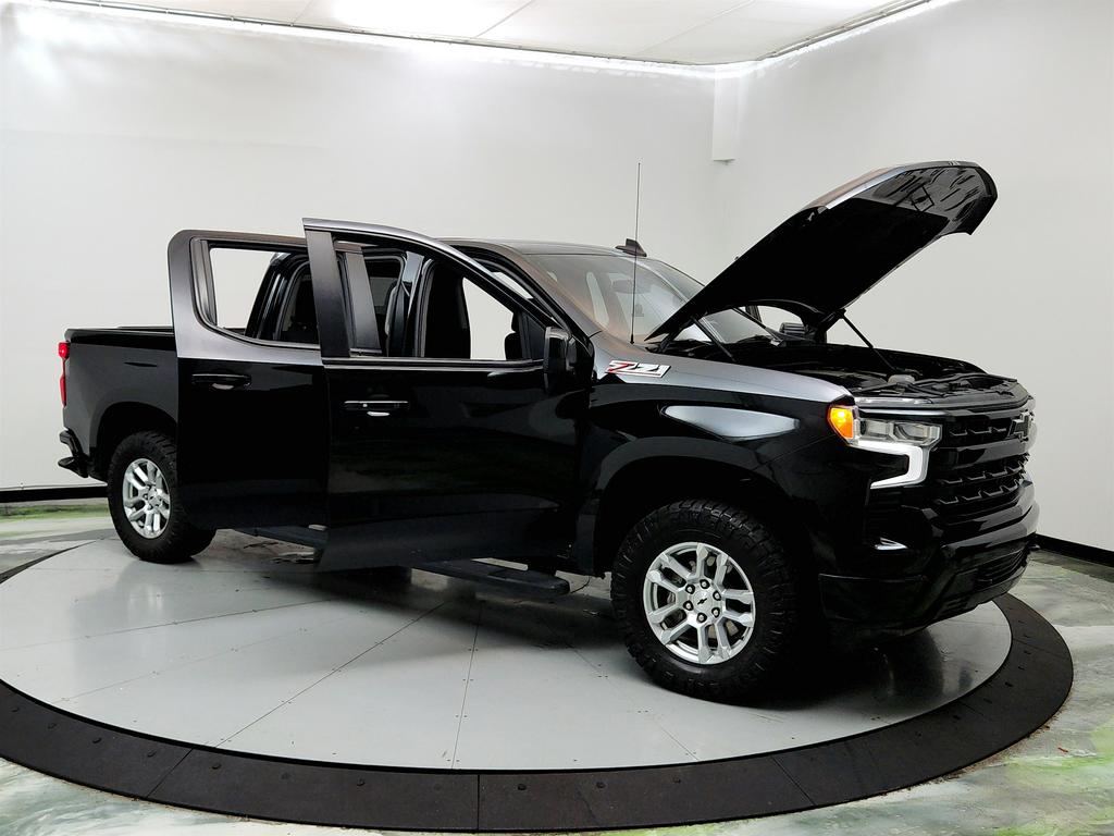 2024 Chevrolet Silverado 1500 RST photo