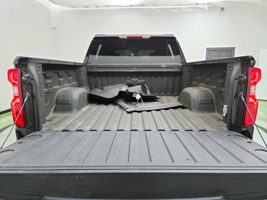 2024 Chevrolet Silverado 1500 RST photo