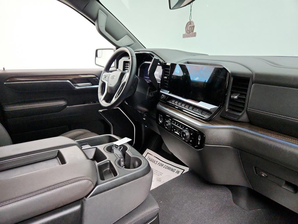 2024 Chevrolet Silverado 1500 RST photo