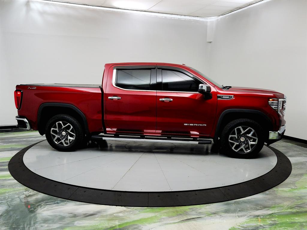 2022 GMC Sierra 1500 SLT photo