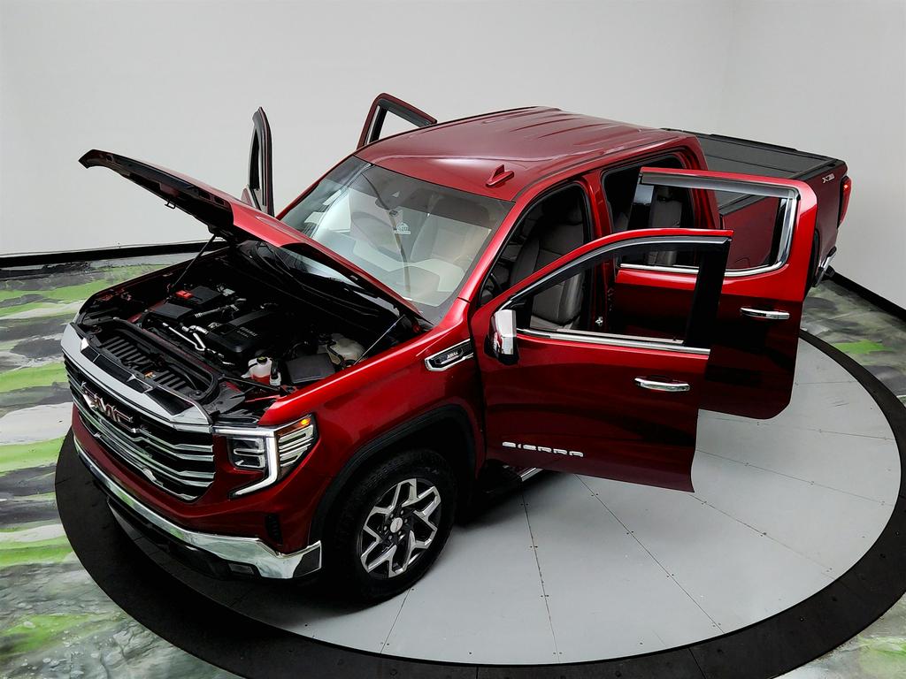 2022 GMC Sierra 1500 SLT photo