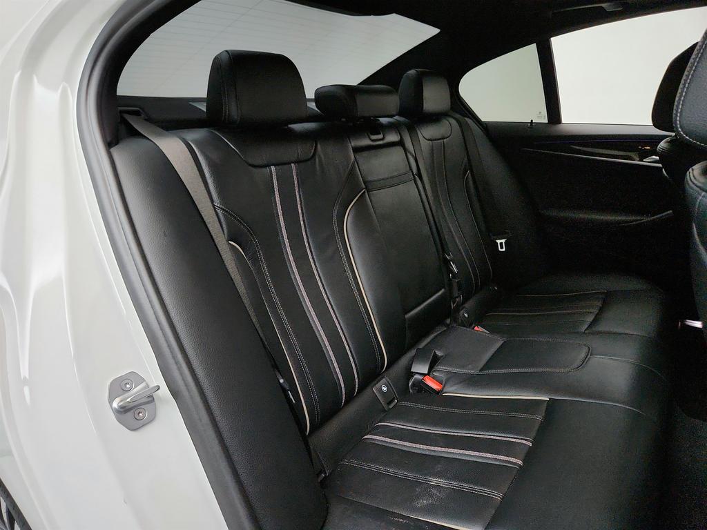 2018 BMW 5-Series 540xi photo