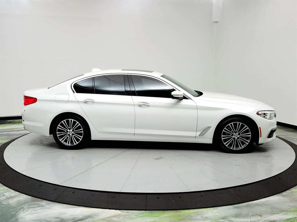 2018 BMW 5-Series 540xi photo