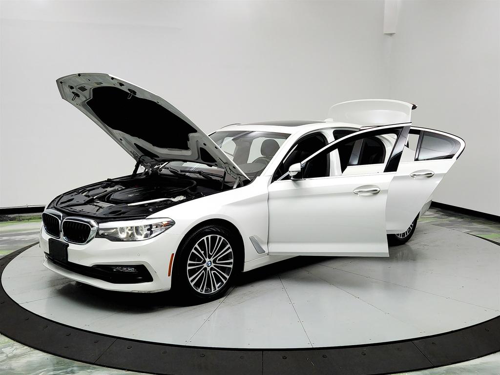 2018 BMW 5-Series 540xi photo