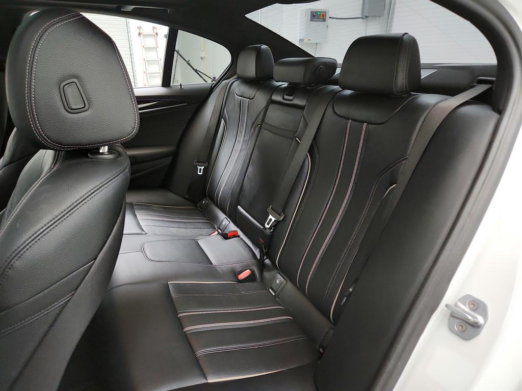 2018 BMW 5-Series 540xi photo