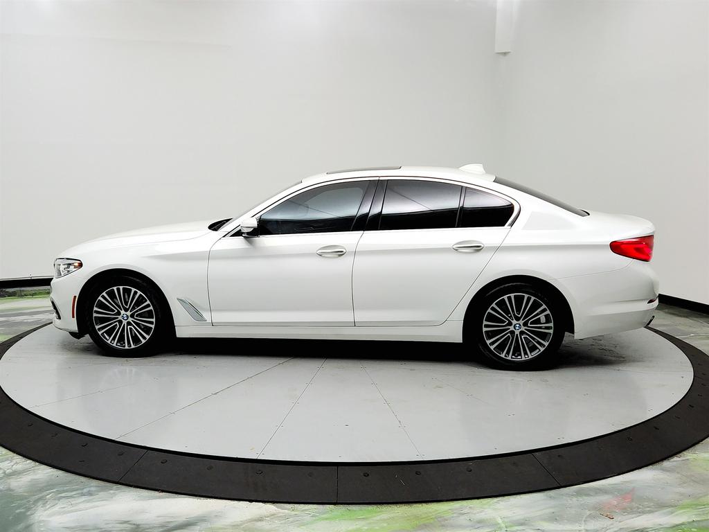 2018 BMW 5-Series 540xi photo