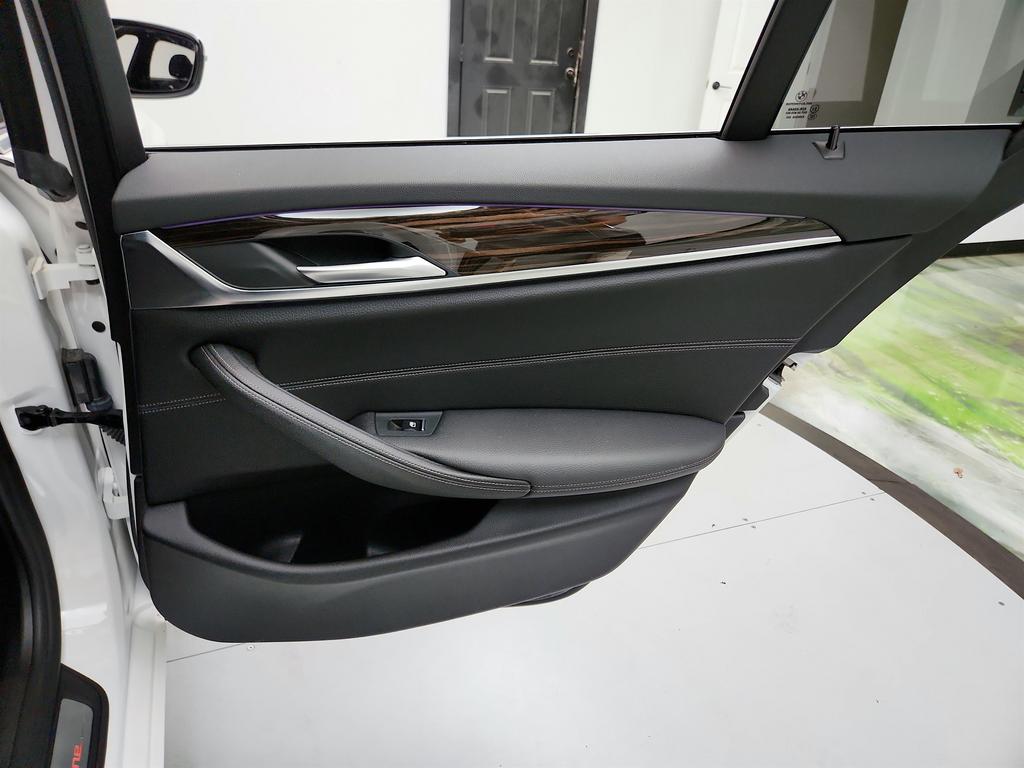 2018 BMW 5-Series 540xi photo