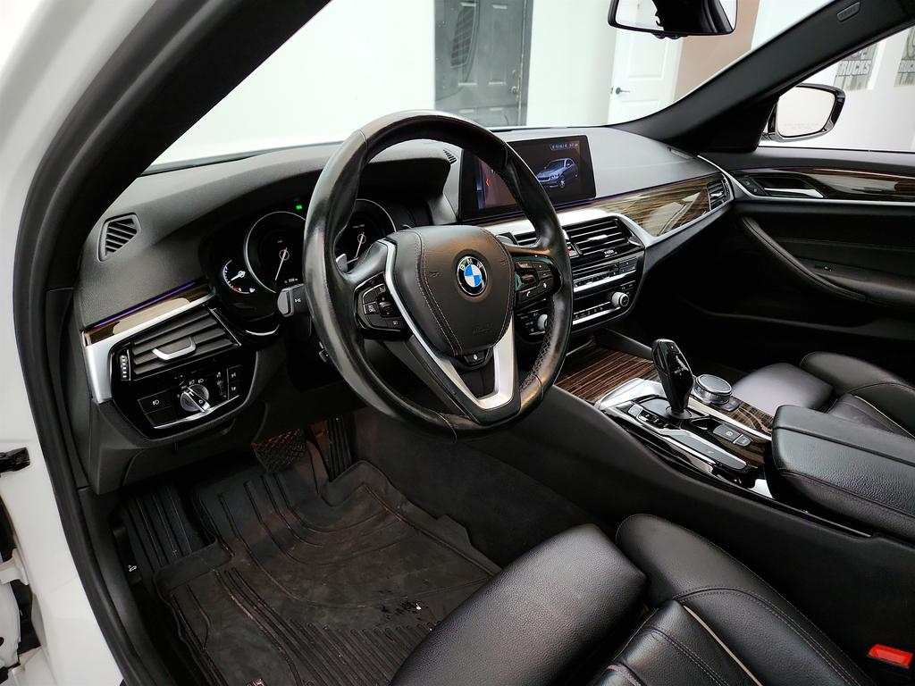 2018 BMW 5-Series 540xi photo