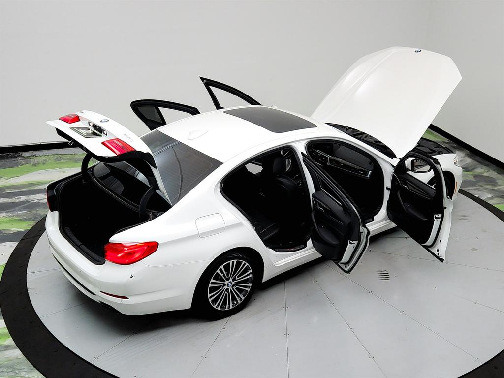 2018 BMW 5-Series 540xi photo