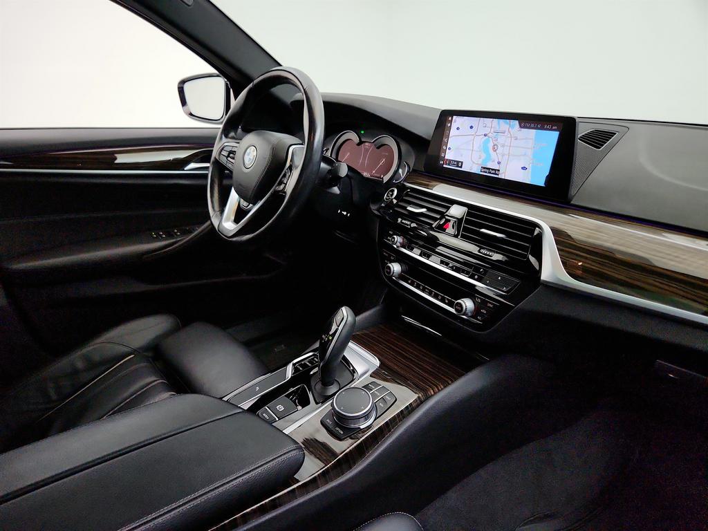 2018 BMW 5-Series 540xi photo