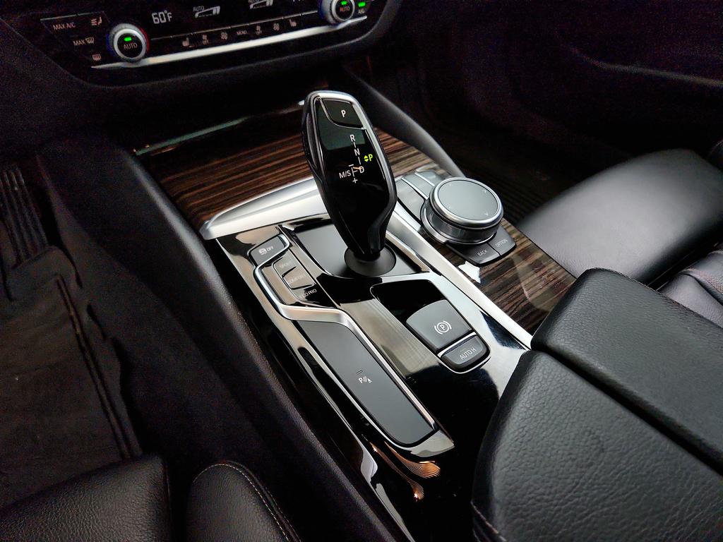2018 BMW 5-Series 540xi photo