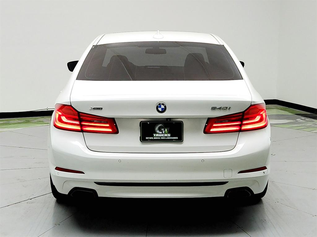 2018 BMW 5-Series 540xi photo