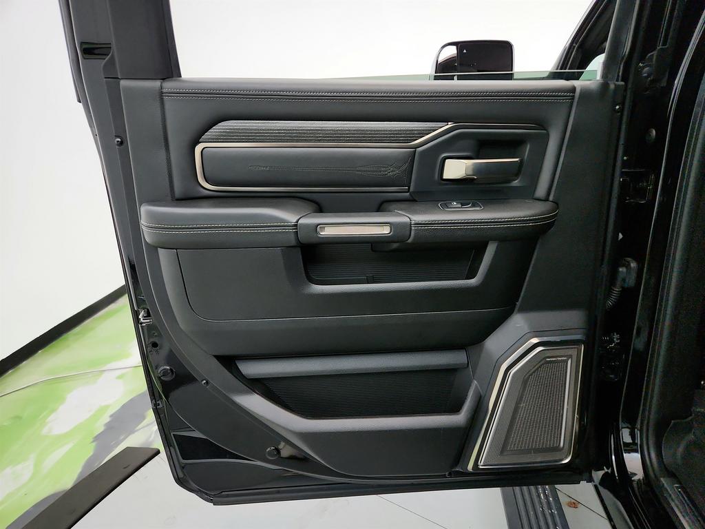 2019 RAM 3500 Limited photo