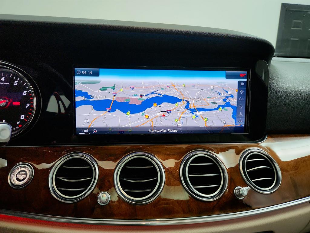 2017 Mercedes-Benz E-Class E300 photo