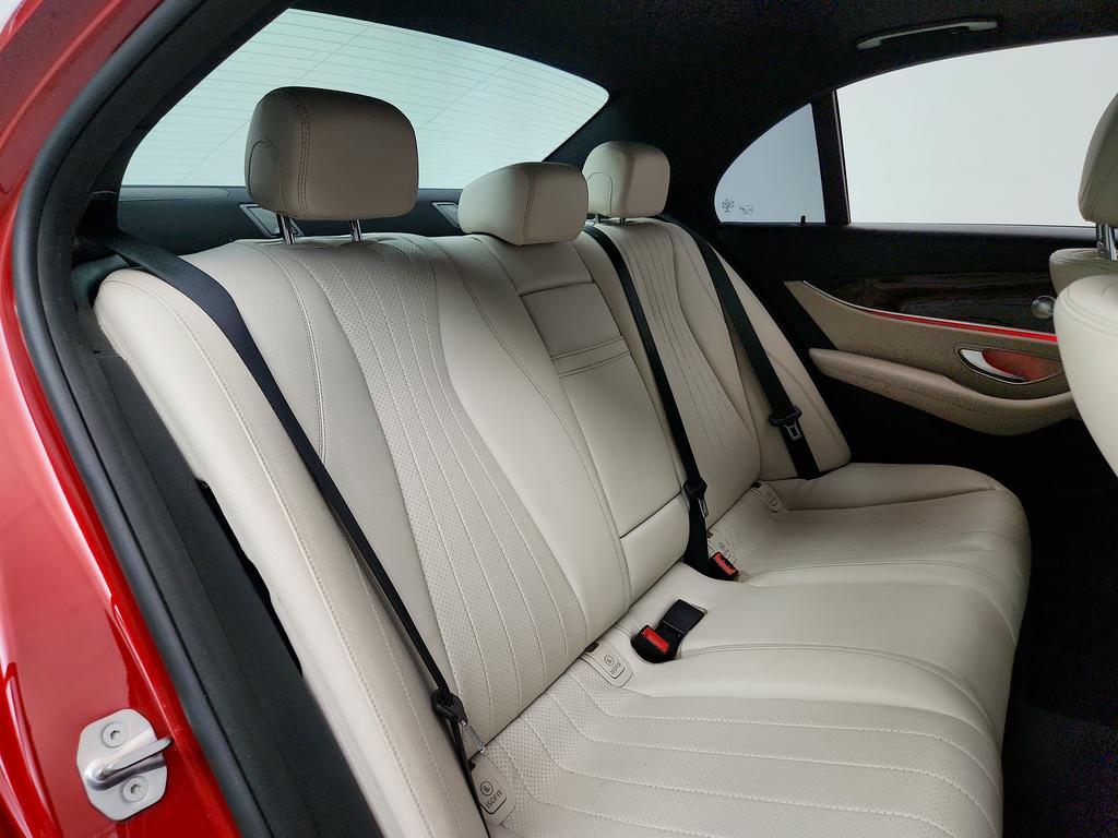 2017 Mercedes-Benz E-Class E300 photo