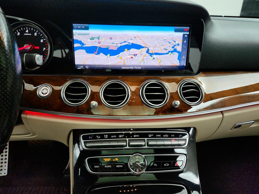 2017 Mercedes-Benz E-Class E300 photo