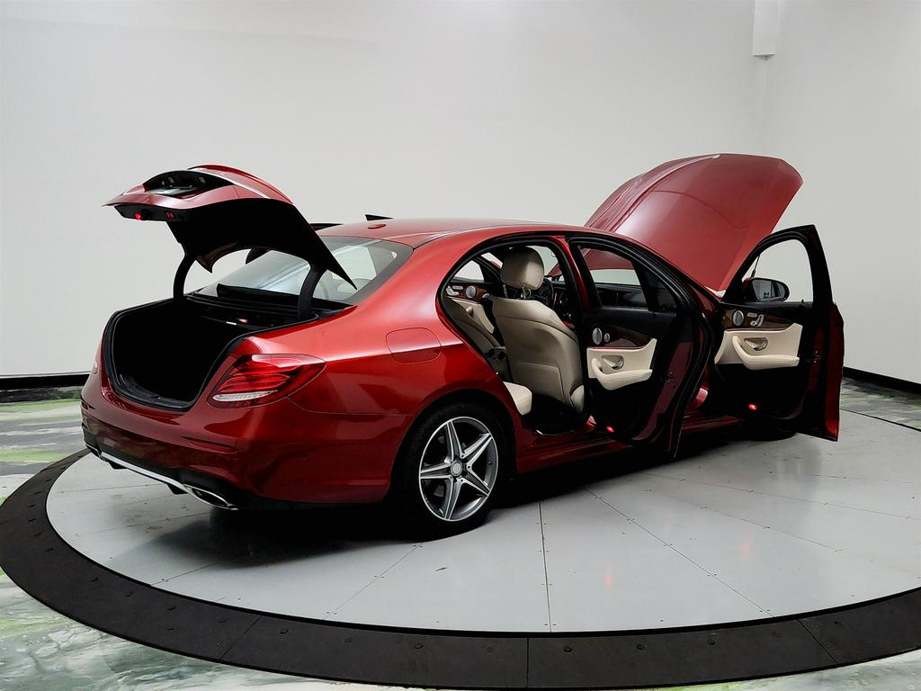 2017 Mercedes-Benz E-Class E300 photo