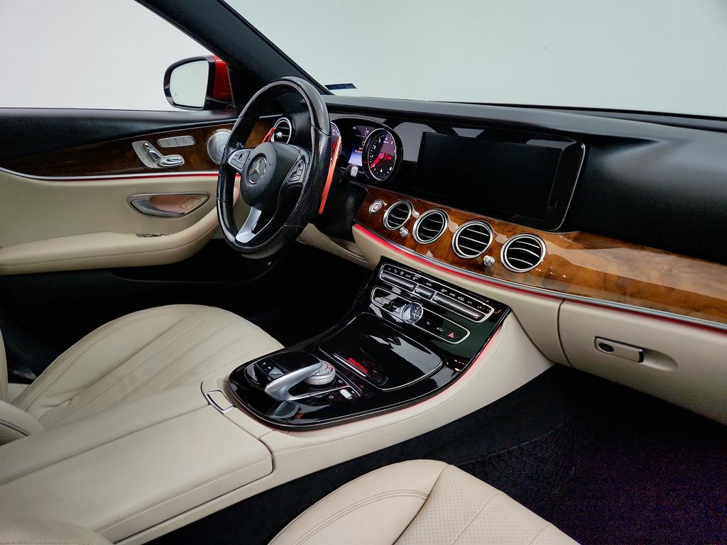 2017 Mercedes-Benz E-Class E300 photo