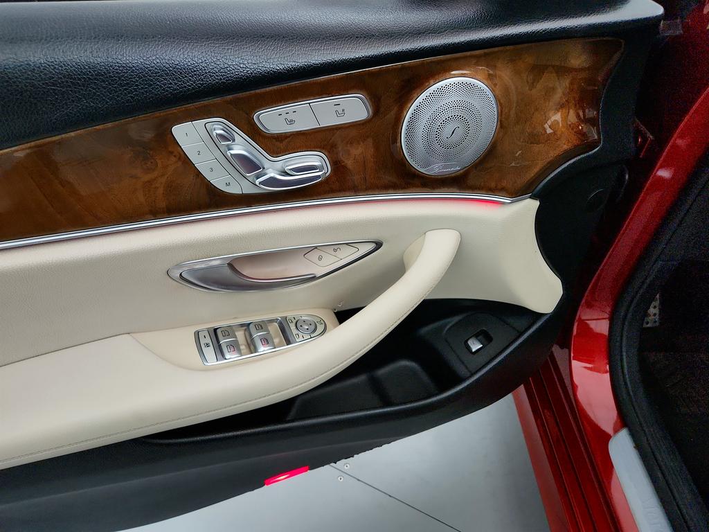 2017 Mercedes-Benz E-Class E300 photo