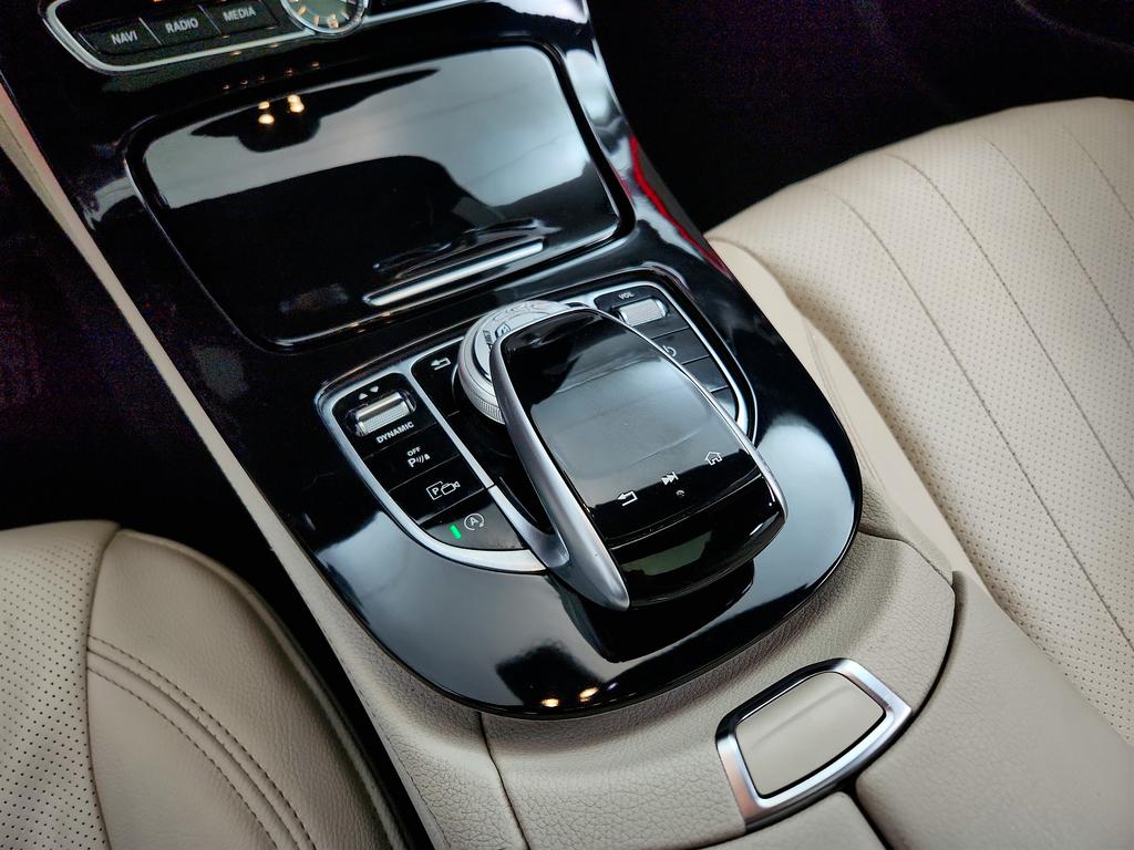 2017 Mercedes-Benz E-Class E300 photo