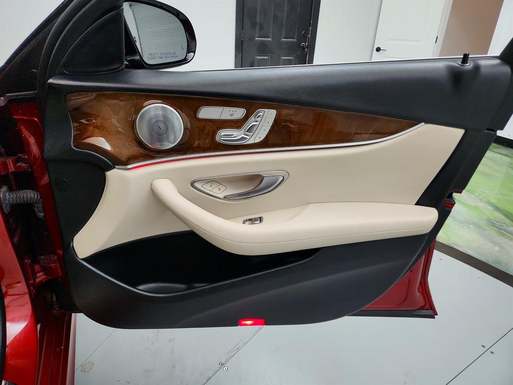 2017 Mercedes-Benz E-Class E300 photo