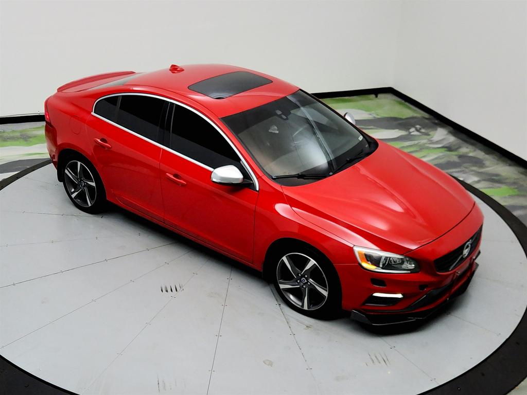 2015 Volvo S60 T6 R-Design photo