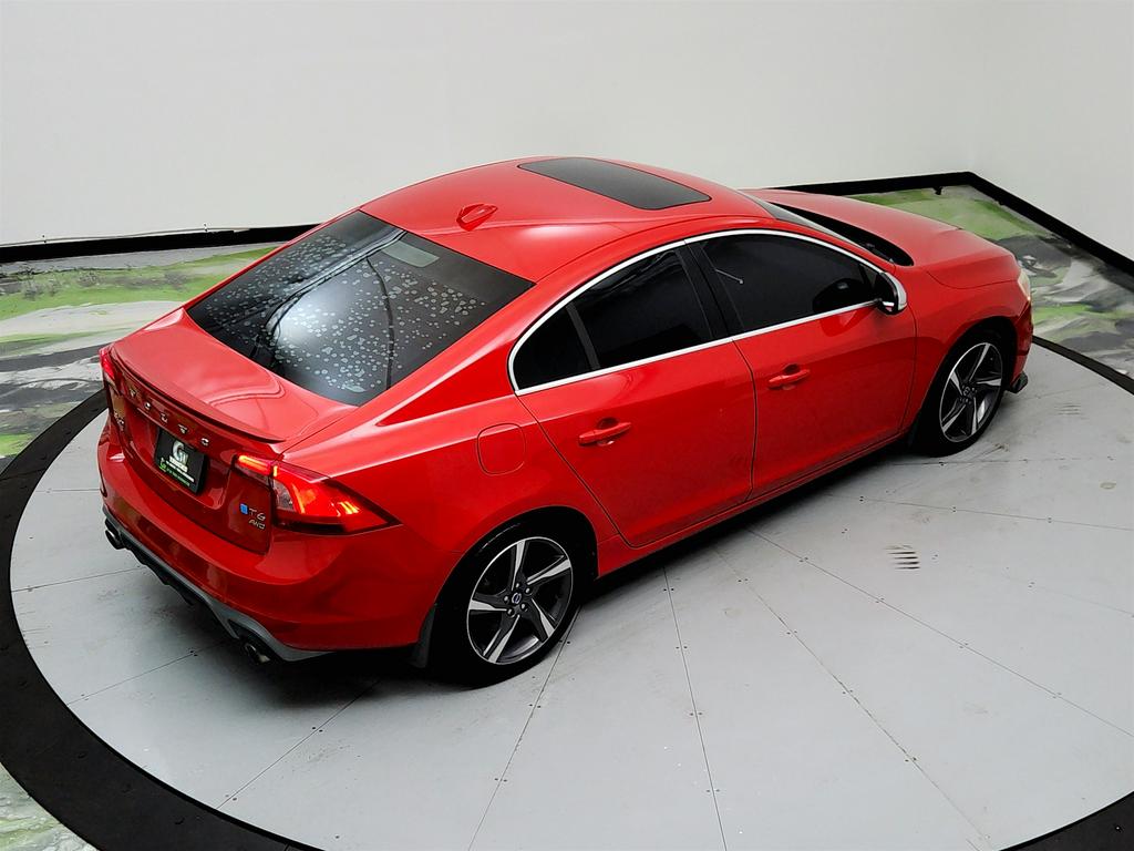 2015 Volvo S60 T6 R-Design photo