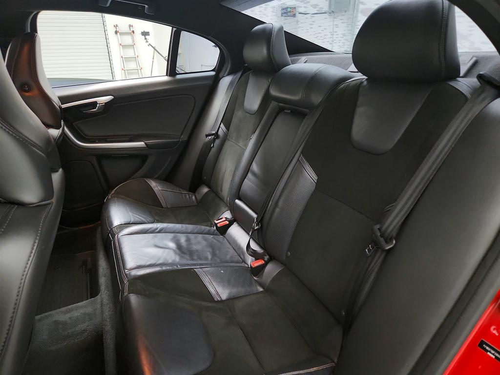 2015 Volvo S60 T6 R-Design photo