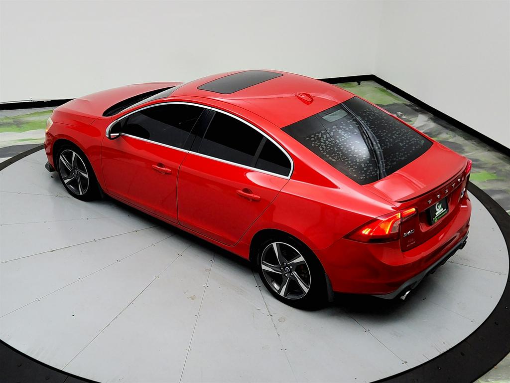 2015 Volvo S60 T6 R-Design photo