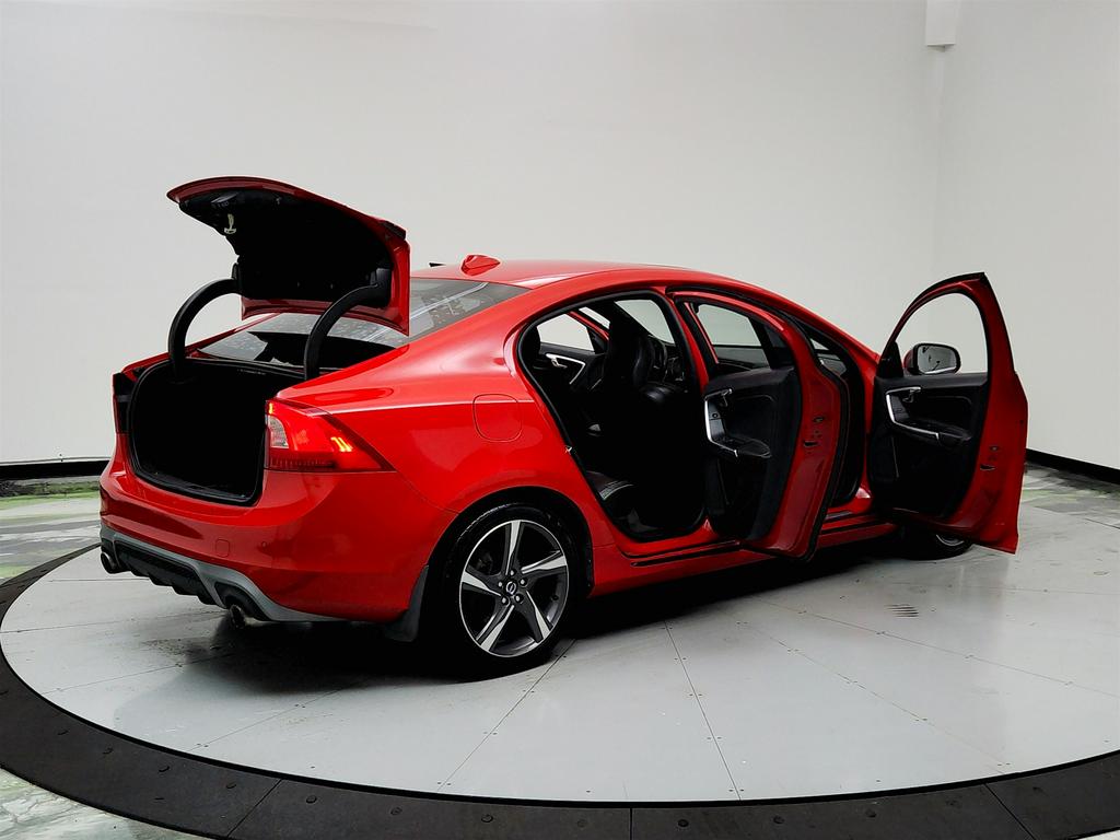 2015 Volvo S60 T6 R-Design photo