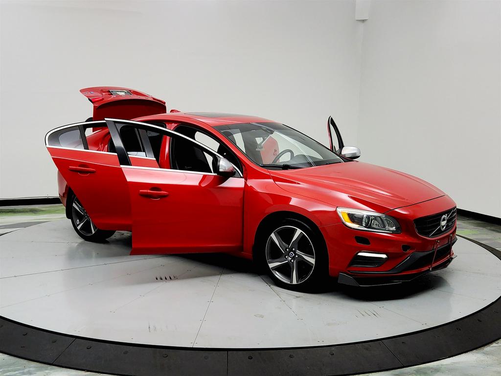 2015 Volvo S60 T6 R-Design photo