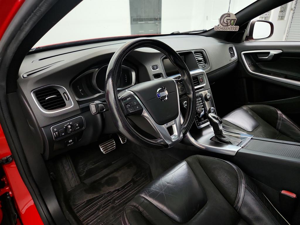 2015 Volvo S60 T6 R-Design photo