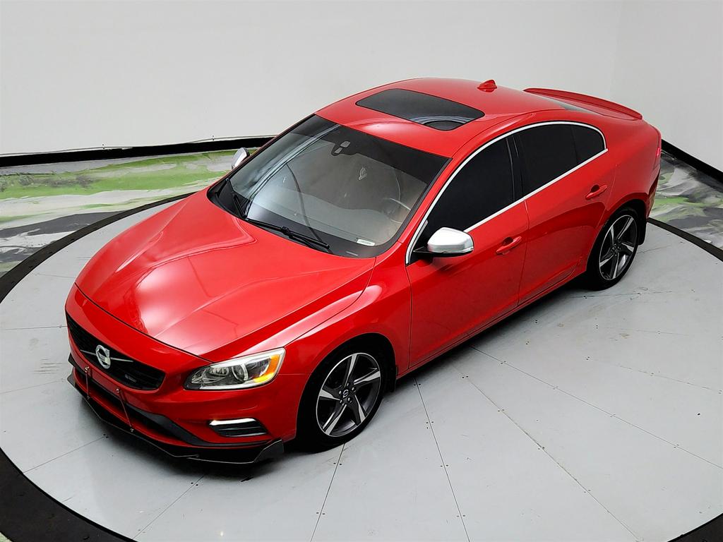 2015 Volvo S60 T6 R-Design photo