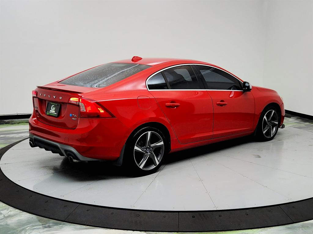 2015 Volvo S60 T6 R-Design photo