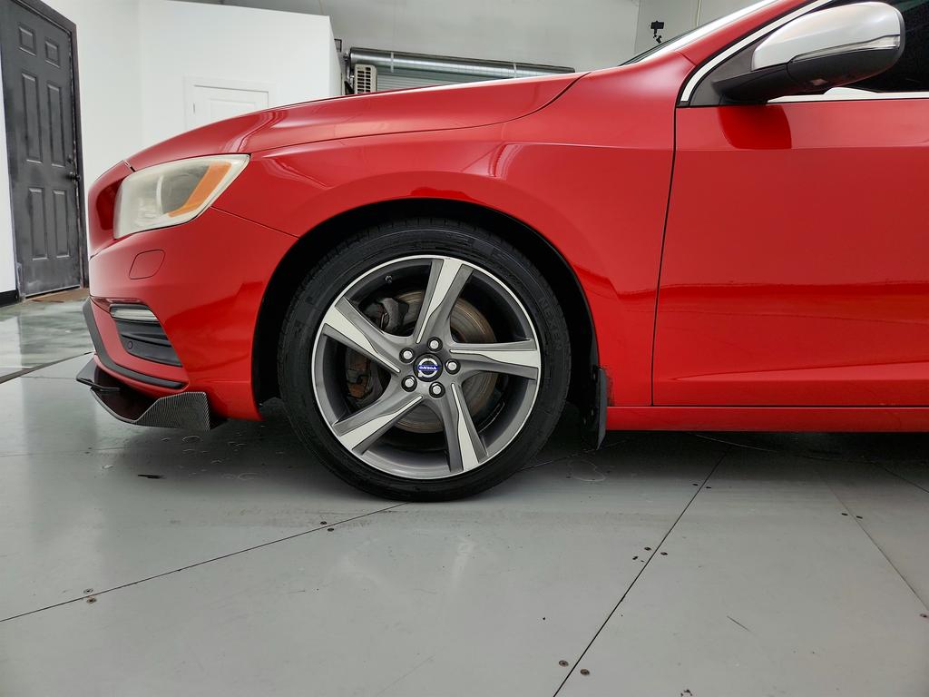 2015 Volvo S60 T6 R-Design photo