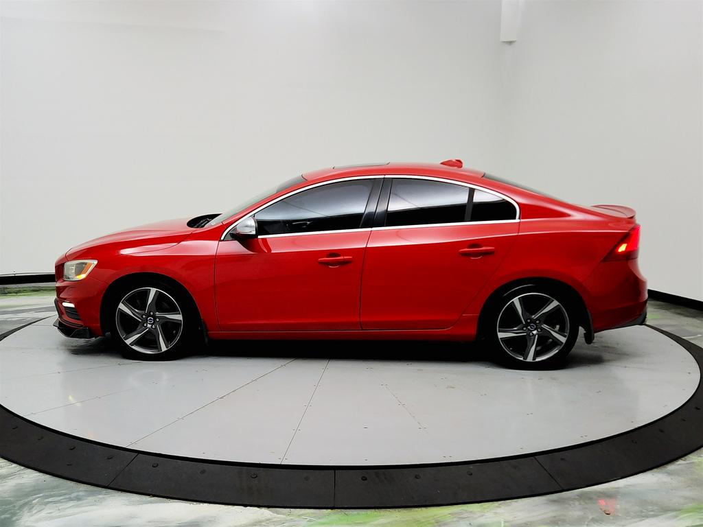 2015 Volvo S60 T6 R-Design photo