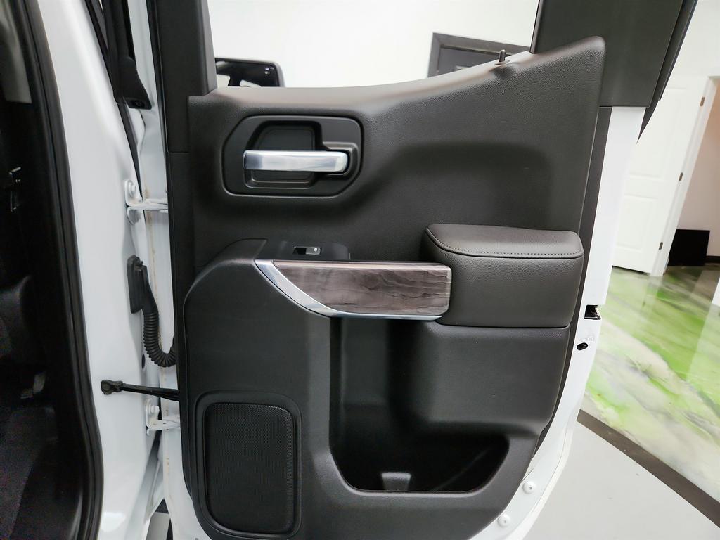 2019 Chevrolet Silverado 1500 LTZ photo