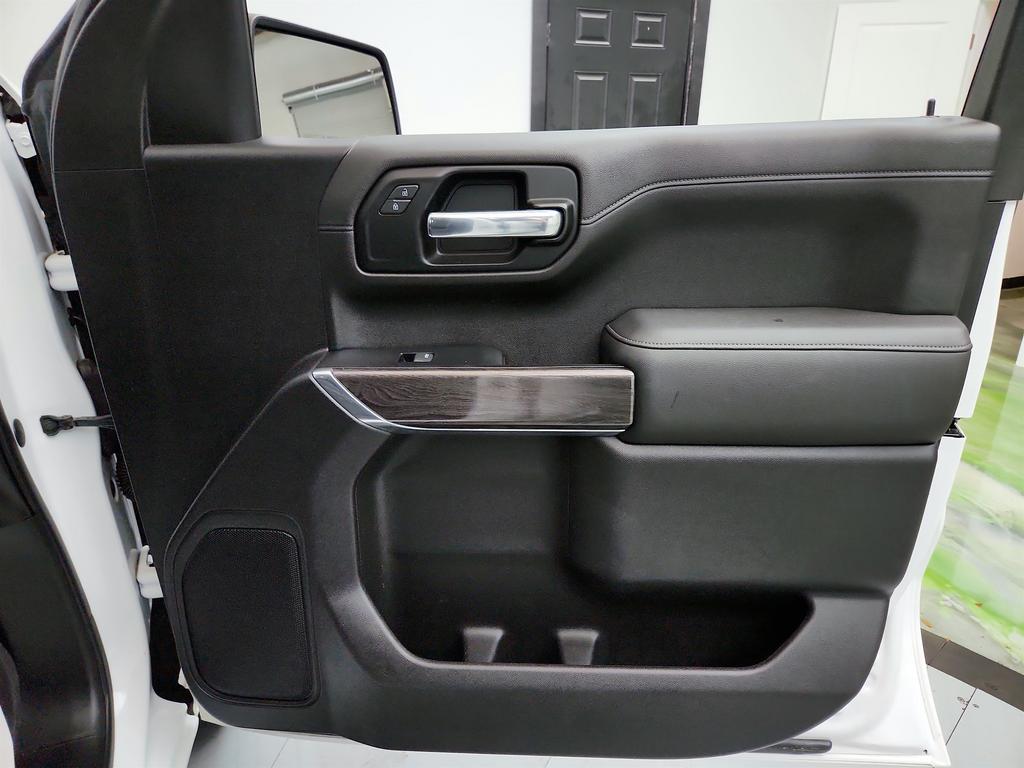 2019 Chevrolet Silverado 1500 LTZ photo