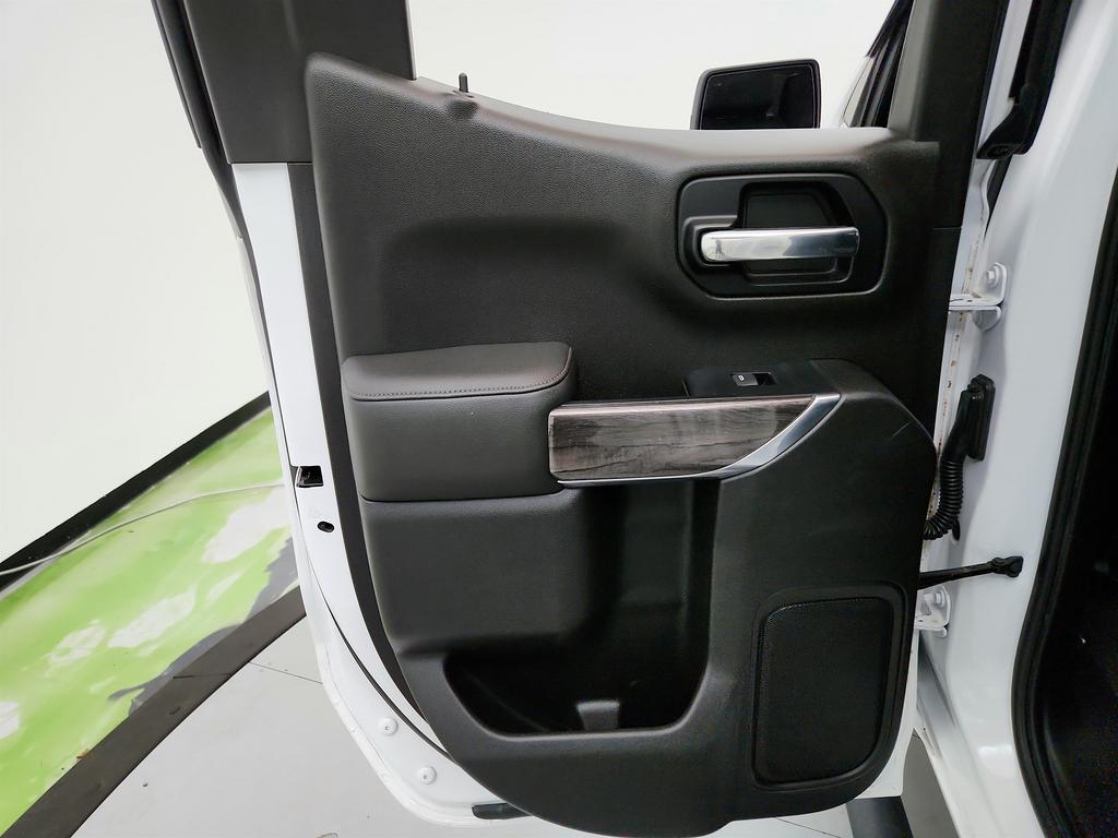 2019 Chevrolet Silverado 1500 LTZ photo