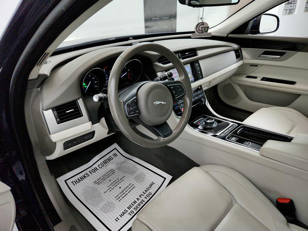 2018 Jaguar XF 25t Premium photo