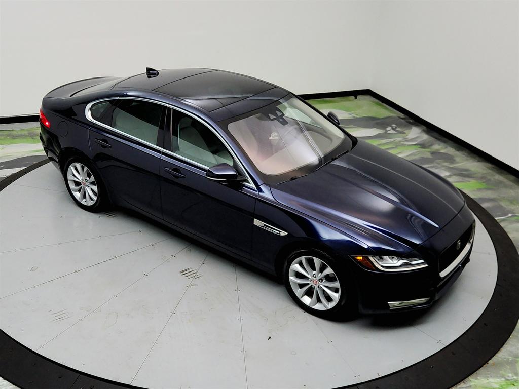 2018 Jaguar XF 25t Premium photo