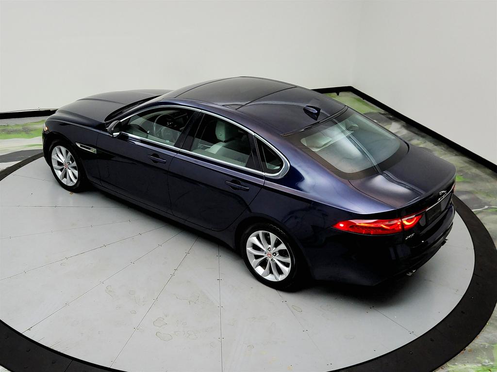 2018 Jaguar XF 25t Premium photo
