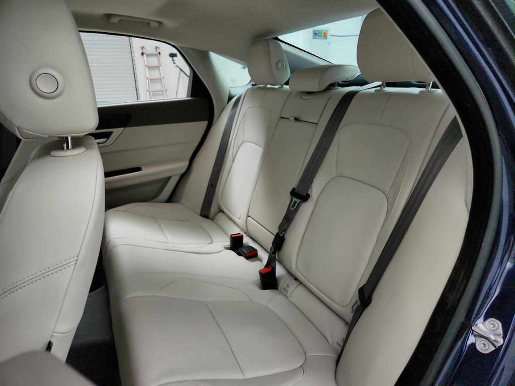 2018 Jaguar XF 25t Premium photo